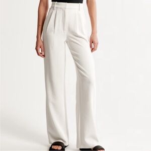 Abercrombie & Fitch Sloane Tailored Premium Crepe
Pant